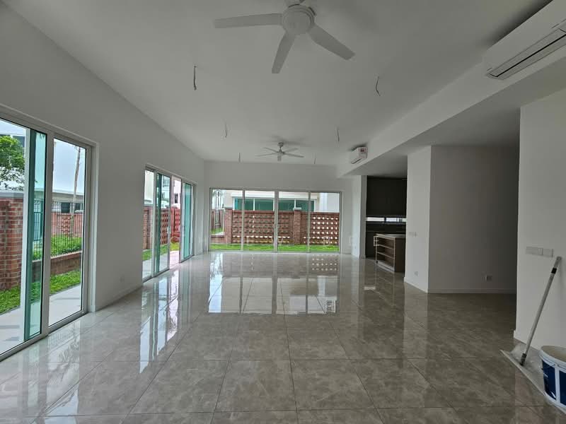 Rumah Berkembar untuk Disewa di Seri Tanjung Pinang (Tanjung Tokong) - Chiew Bee - Living Room - PropertyGuru.com.my
