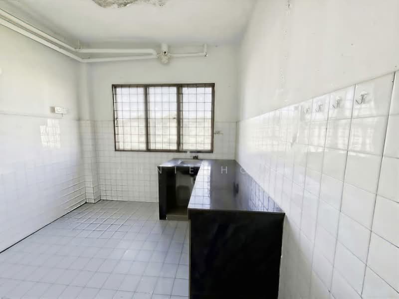 Pangsapuri untuk Disewa di Teratai Mewah Apartment Block 4 & 6 - Annie How - Kitchen - PropertyGuru.com.my