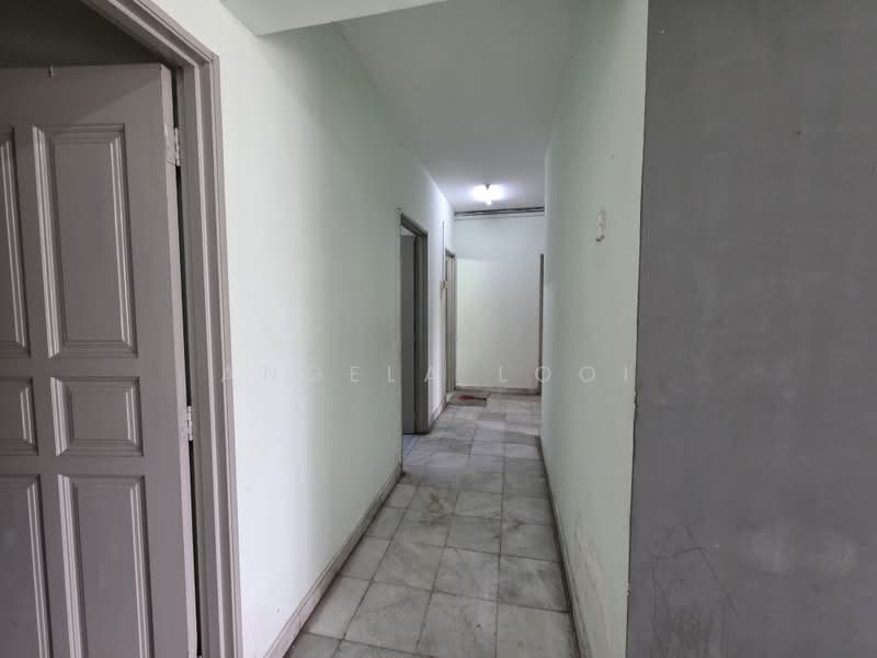 Condominium for Sale at Endah Regal Condominium - Angela Looi - Corridor - PropertyGuru.com.my