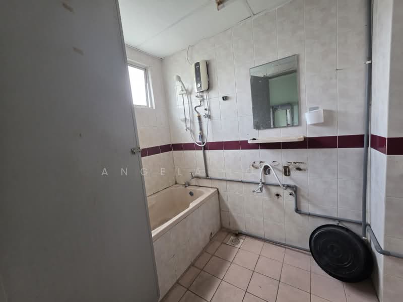 Condominium for Sale at Endah Regal Condominium - Angela Looi - Bathroom - PropertyGuru.com.my