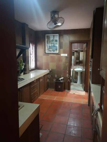 2-storey Terraced House for Sale in Bukit Kerinchi (Pantai) - Thoriq Suparman - Kitchen - PropertyGuru.com.my