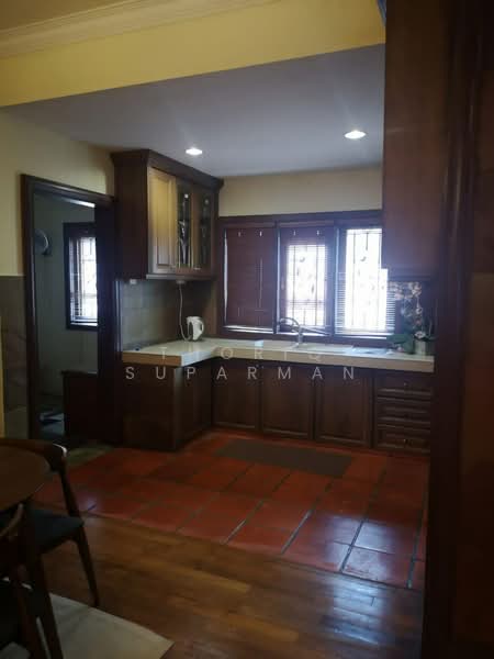 2-storey Terraced House for Sale in Bukit Kerinchi (Pantai) - Thoriq Suparman - Kitchen - PropertyGuru.com.my