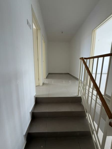 Rumah Teres 2 Tingkat untuk Dijual di Meru (Klang) - Zamani Ishak - Corridor - PropertyGuru.com.my