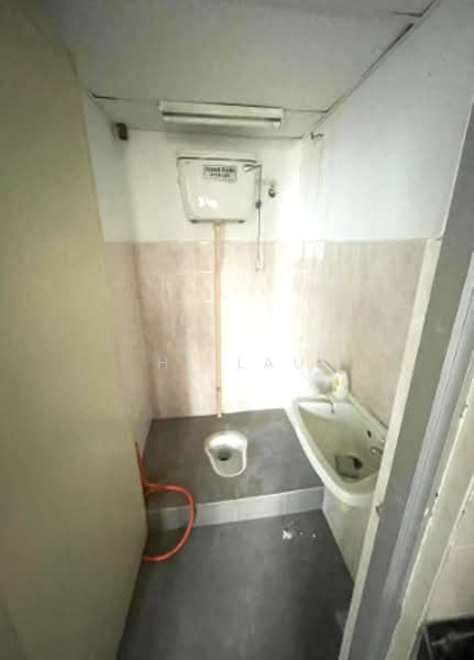 Shop / Office for Rent in Kajang (Selangor) - HL Lau - Bathroom - PropertyGuru.com.my