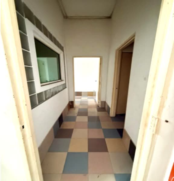 Shop / Office for Rent in Kajang (Selangor) - HL Lau - Corridor - PropertyGuru.com.my