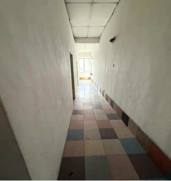 Shop / Office for Rent in Kajang (Selangor) - HL Lau - Corridor - PropertyGuru.com.my