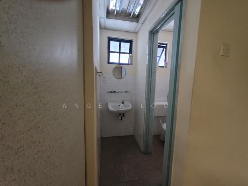 Pejabat untuk Disewa di Kelana Jaya (Petaling Jaya) - Angela Looi - Bathroom - PropertyGuru.com.my