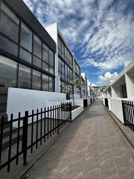 4-storey Terraced House for Sale in Damansara Perdana (Selangor) - Joycelin Yap - Exterior - PropertyGuru.com.my