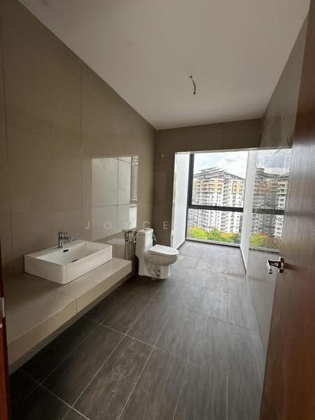 4-storey Terraced House for Sale in Damansara Perdana (Selangor) - Joycelin Yap - Bathroom - PropertyGuru.com.my