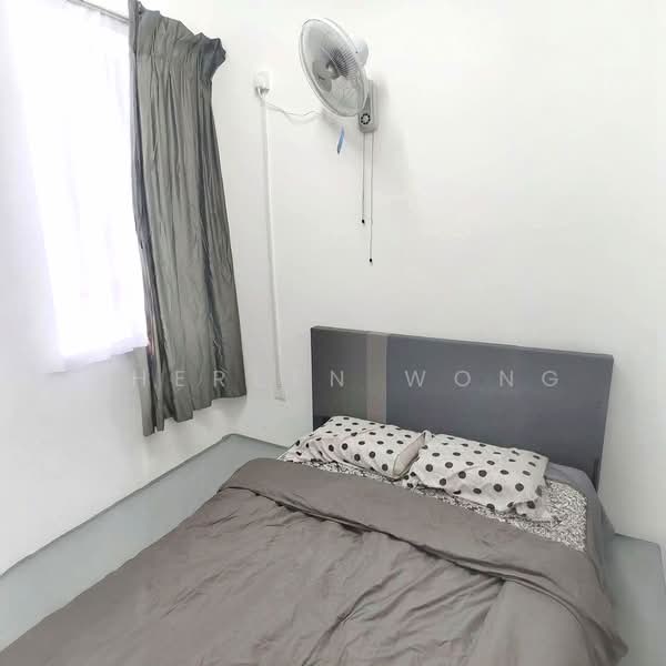 1-storey Terraced House for Rent in Taman Johor Jaya (Johor Bahru) - Shereen Wong - Bedroom - PropertyGuru.com.my