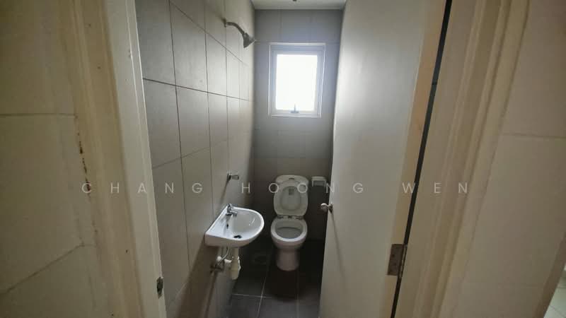 Service Residence for Sale at Jadite Suites - Chang Hoong Wen - Bathroom - PropertyGuru.com.my