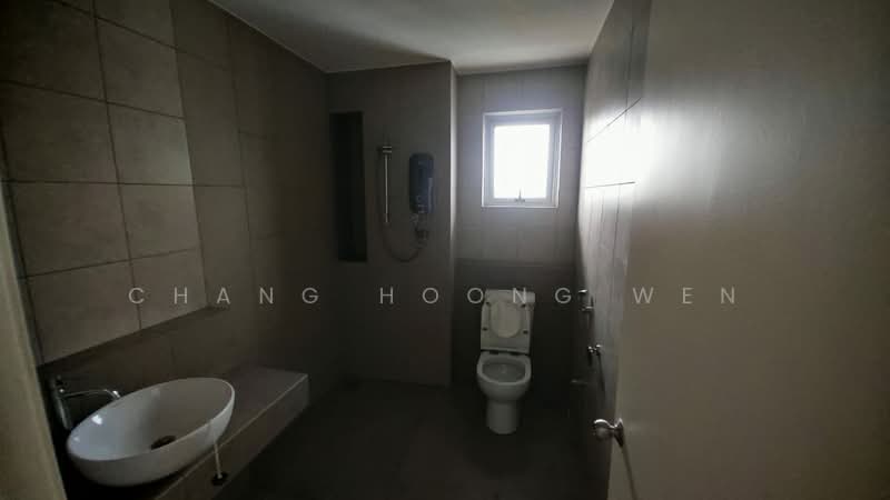 Service Residence for Sale at Jadite Suites - Chang Hoong Wen - Bathroom - PropertyGuru.com.my
