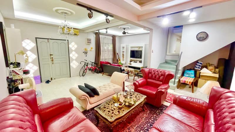Rumah Teres 2 Tingkat untuk Dijual di Seksyen 17 (Petaling Jaya) - Mahirah . - Living Room - PropertyGuru.com.my