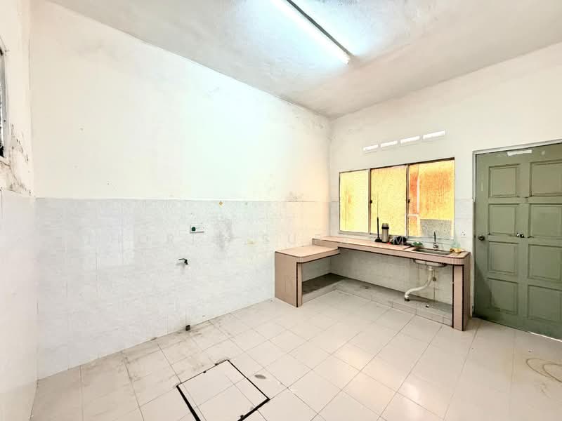 Rumah Teres 2 Tingkat untuk Dijual di Ampang Jaya (Ampang) - Thoriq Suparman - Kitchen - PropertyGuru.com.my