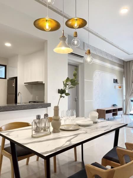 Service Residence for Rent at Sapphire Paradigm - Eddy Lee - Dining Room - PropertyGuru.com.my