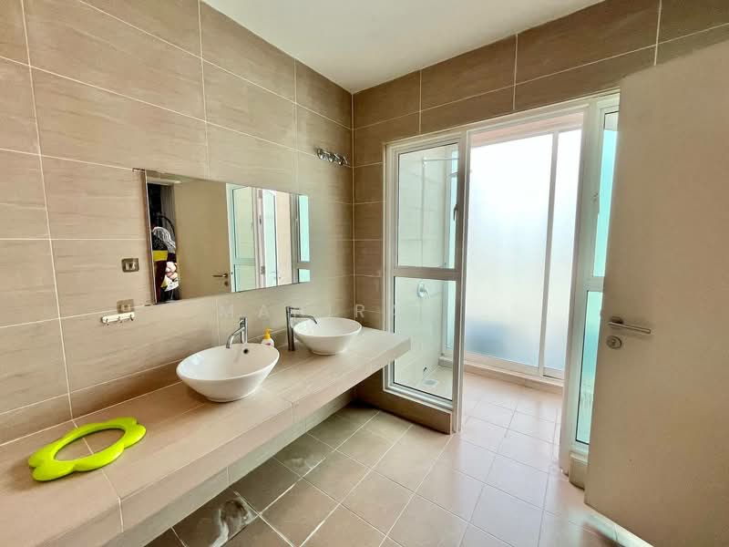 Rumah Teres 2 Tingkat untuk Dijual di Cyberjaya (Selangor) - Mahirah . - Bathroom - PropertyGuru.com.my