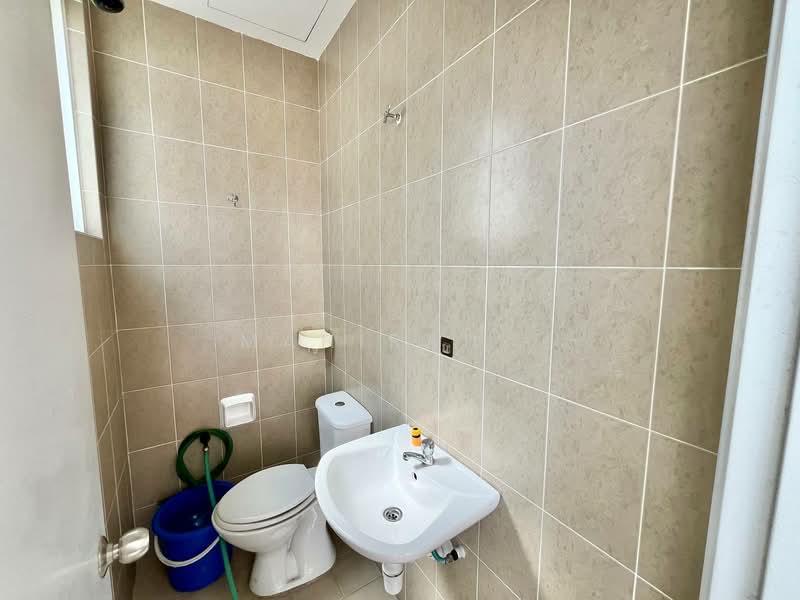 Rumah Teres 2 Tingkat untuk Dijual di Cyberjaya (Selangor) - Mahirah . - Bathroom - PropertyGuru.com.my