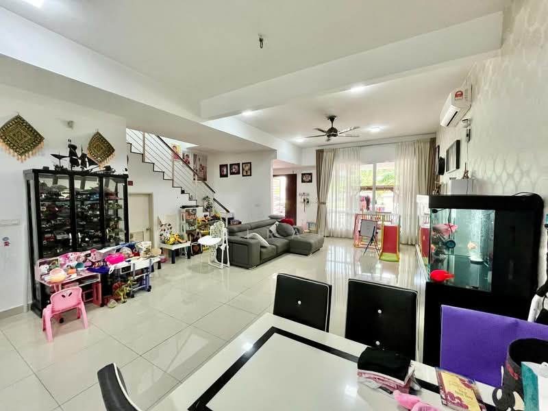 Rumah Teres 2 Tingkat untuk Dijual di Cyberjaya (Selangor) - Mahirah . - Living Room - PropertyGuru.com.my