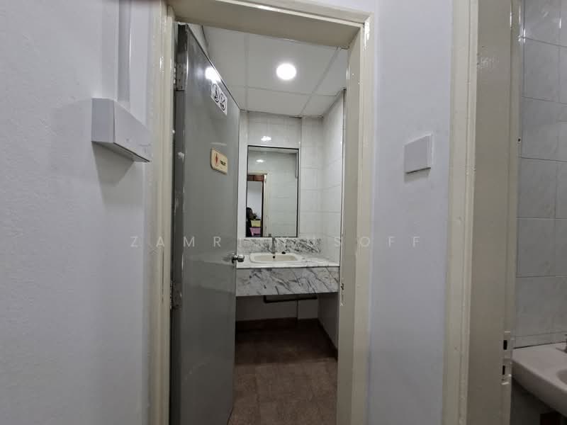 Kedai / Pejabat untuk Dijual di Sentul Pasar (Sentul) - Zamri Yusoff - Bathroom - PropertyGuru.com.my