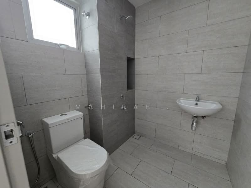 Rumah Teres 2 Tingkat untuk Dijual di Serene Heights (Semenyih) - Mahirah . - Bathroom - PropertyGuru.com.my