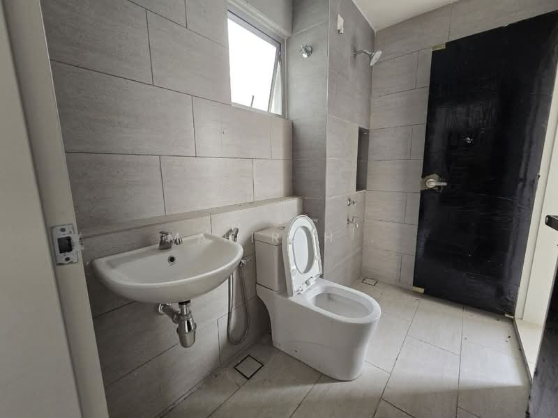 Rumah Teres 2 Tingkat untuk Dijual di Serene Heights (Semenyih) - Mahirah . - Bathroom - PropertyGuru.com.my