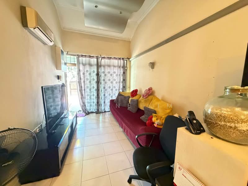 1-storey Terraced House for Sale in Taman Molek (Johor Bahru) - Yvonne Lim - Living Room - PropertyGuru.com.my