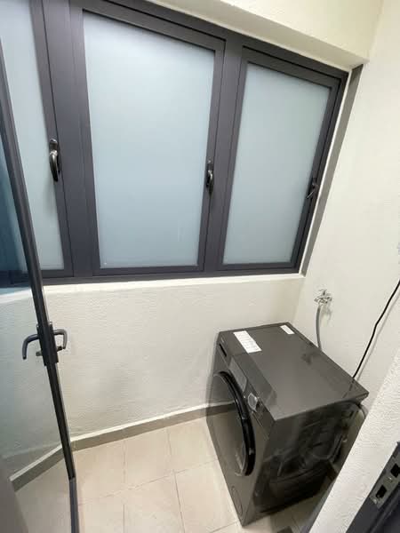 Servis Apartment untuk Disewa di Baron Residence @ Lake City - Vincent Lai - Balcony - PropertyGuru.com.my