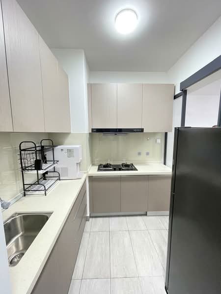 Servis Apartment untuk Disewa di Baron Residence @ Lake City - Vincent Lai - Kitchen - PropertyGuru.com.my