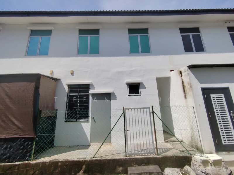 2-storey Terraced House for Sale in Taman Kundang Jaya (Rawang) - Tiffany Yang - Backyard - PropertyGuru.com.my