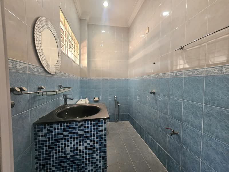 2-storey Terraced House for Sale in Seksyen 2, Taman Kinrara (Puchong) - Willie Teng - Bathroom - PropertyGuru.com.my