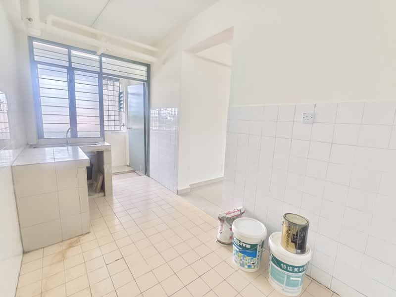 Rumah Flat untuk Dijual di Taman Kinrara Seksyen 1 - Willie Teng - Kitchen - PropertyGuru.com.my