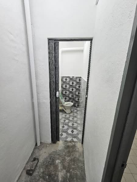 2-storey Terraced House for Rent in Taman Desa Murni (Butterworth) - Kelvin Seow - Bathroom - PropertyGuru.com.my