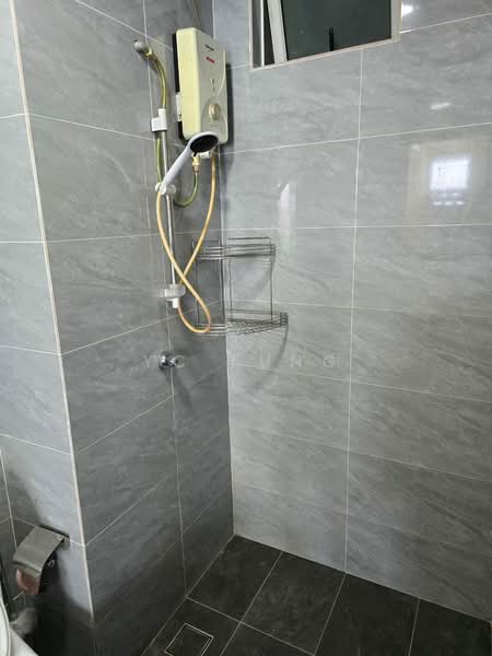 Service Residence for Rent at D'carlton (Residensi Seri Mega) - YC Fung - Bathroom - PropertyGuru.com.my