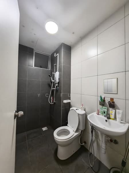 Pangsapuri untuk Disewa di Sierra Heights (Residensi Siera Perdana) - YC Fung - Bathroom - PropertyGuru.com.my