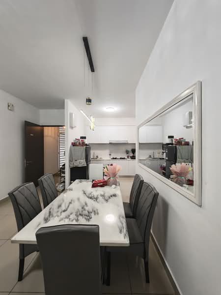 Pangsapuri untuk Disewa di Sierra Heights (Residensi Siera Perdana) - YC Fung - Dining Room - PropertyGuru.com.my