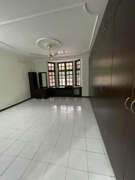 Bungalow for Rent in Kampung Sungai Ramal Luar (Kajang) - Hamizah . - Bedroom - PropertyGuru.com.my