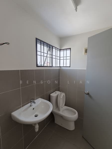 Rumah Teres 2 Tingkat untuk Disewa di Puncak Alam (Selangor) - Benson Lian - Bathroom - PropertyGuru.com.my