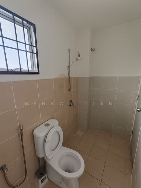 Rumah Teres 2 Tingkat untuk Disewa di Puncak Alam (Selangor) - Benson Lian - Bathroom - PropertyGuru.com.my