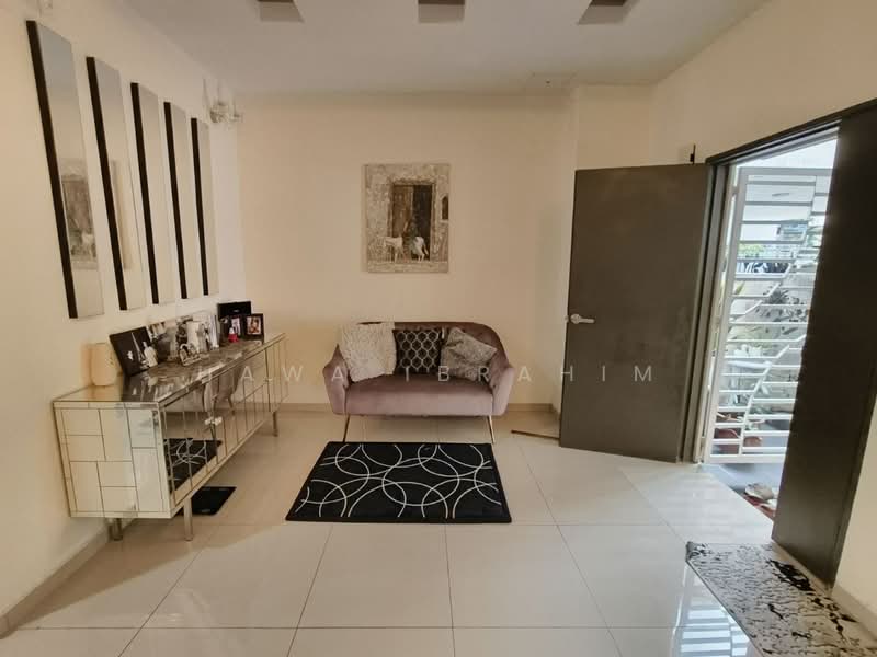 Rumah Teres 2 Tingkat untuk Dijual di Nilai 3 (Nilai) - Hawa Ibrahim - Living Room - PropertyGuru.com.my
