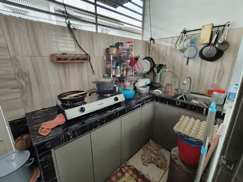 Rumah Teres 2 Tingkat untuk Dijual di Nilai 3 (Nilai) - Hawa Ibrahim - Kitchen - PropertyGuru.com.my