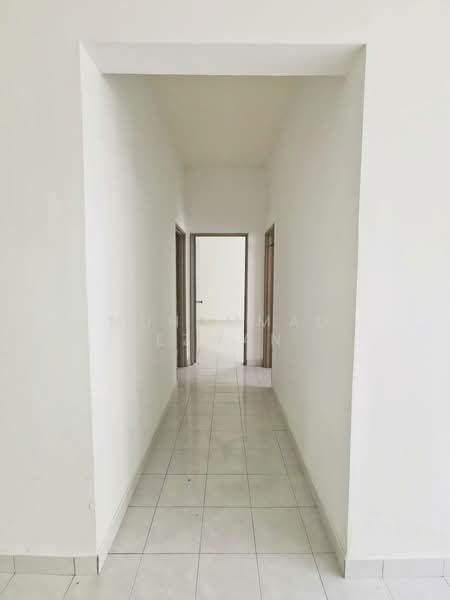 Pangsapuri untuk Dijual di 162 Residency - Muhammad Ezwan - Corridor - PropertyGuru.com.my