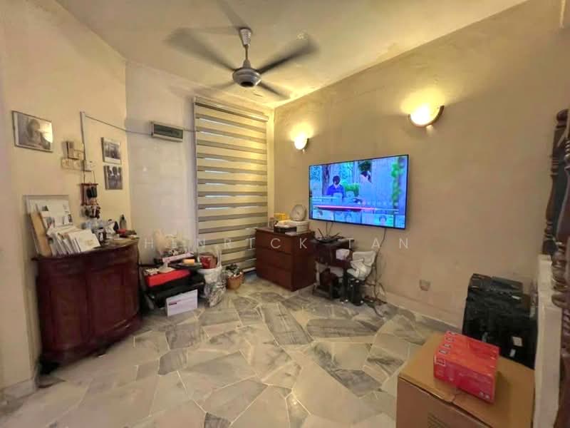 Rumah Teres 2 Tingkat untuk Dijual di Bandar Kinrara Seksyen 2 (Bandar Kinrara) - Henrick Tan - Living Room - PropertyGuru.com.my
