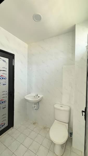 Rumah Teres 2 Tingkat untuk Dijual di Taman Austin Perdana (Tebrau) - Janice Yong - Bathroom - PropertyGuru.com.my
