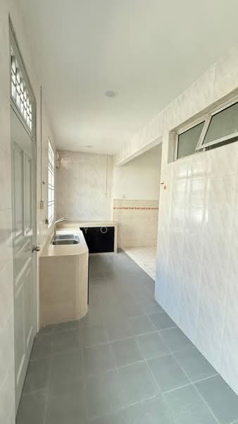 Rumah Teres 2 Tingkat untuk Dijual di Taman Austin Perdana (Tebrau) - Janice Yong - Kitchen - PropertyGuru.com.my