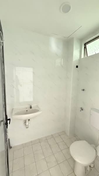 Rumah Teres 2 Tingkat untuk Dijual di Taman Austin Perdana (Tebrau) - Janice Yong - Bathroom - PropertyGuru.com.my