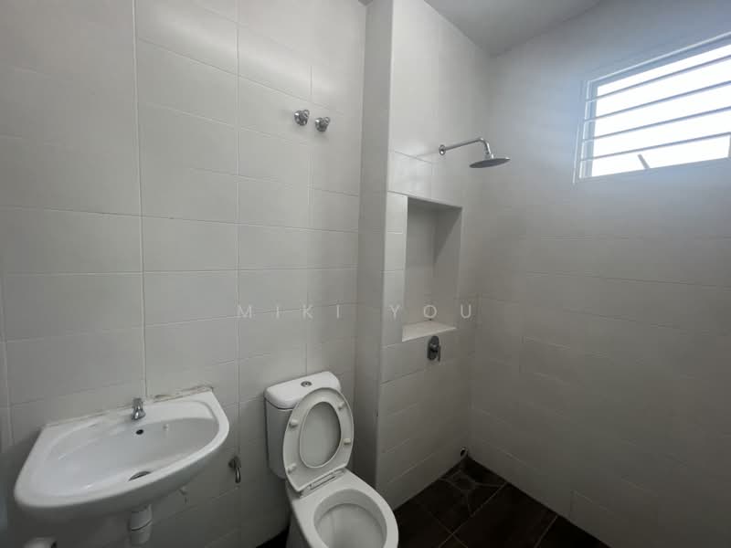 Rumah Teres 2 Tingkat untuk Dijual di Bandar Rimbayu (Telok Panglima Garang) - Miki You - Bathroom - PropertyGuru.com.my