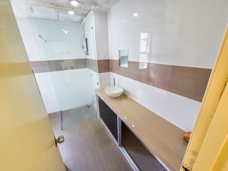 Condominium for Sale at Desa Villas - Syed Shah - Bathroom - PropertyGuru.com.my