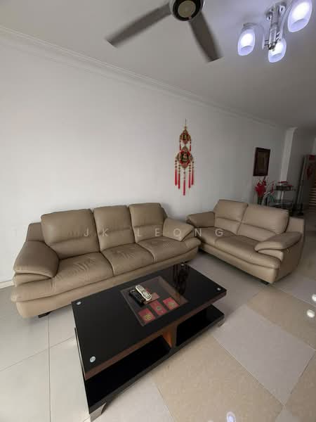 Kondominium untuk Disewa di Casa Idaman - JK Leong - Living Room - PropertyGuru.com.my