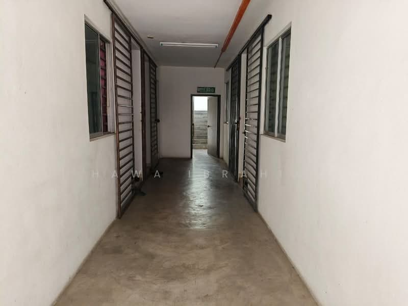 Pangsapuri untuk Dijual di Anggerik Court - Hawa Ibrahim - Corridor - PropertyGuru.com.my