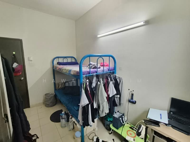 Pangsapuri untuk Dijual di Anggerik Court - Hawa Ibrahim - Bedroom - PropertyGuru.com.my